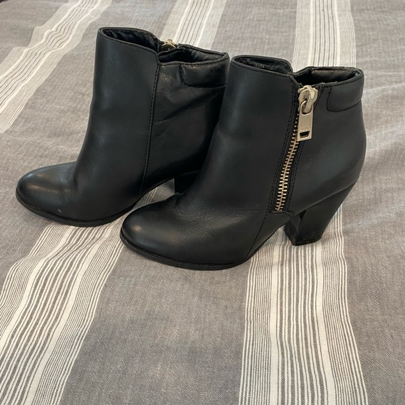 Aldo Boots - Picture 3 of 8